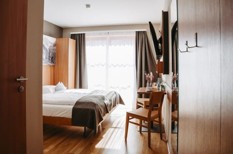 Double Room | In-room safe, desk, free cribs/infant beds, free rollaway beds