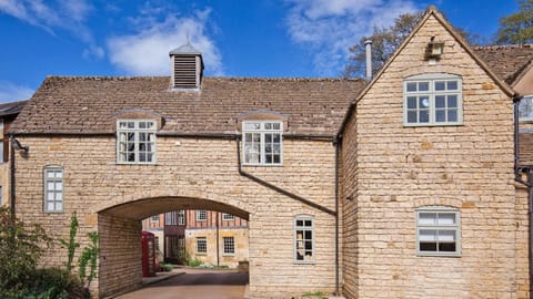 Lord High Admiral at Sudeley Castle, Bolthole Retreats