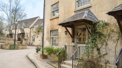 Princess Elizabeth at Sudeley Castle, Bolthole Retreats