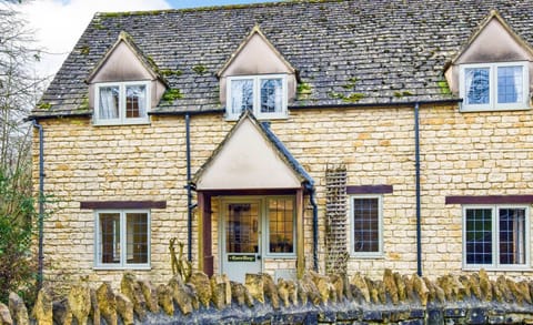 Queen Mary Cottage at Sudeley Castle, Bolthole Retreats