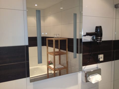 Superior Double Room, Ensuite (Moselblick) | Bathroom