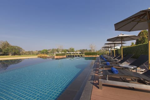Outdoor pool, pool umbrellas