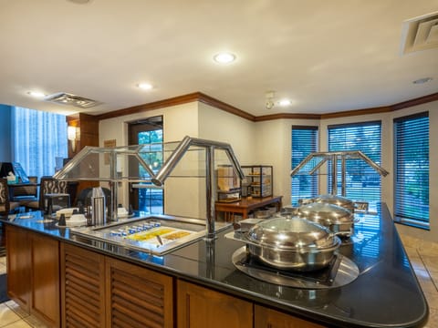 Free daily buffet breakfast