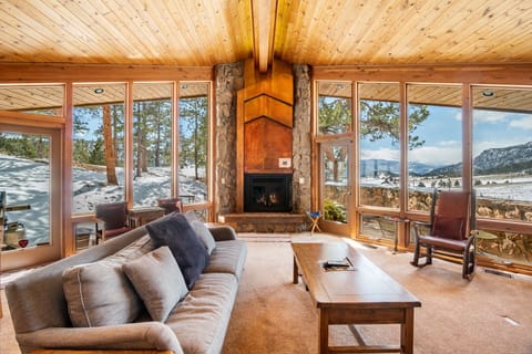 House, 2 Bedrooms | Living area | Smart TV