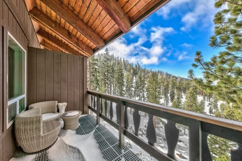 Lake Tahoe Lakeview condo deck