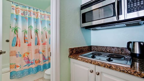 Kitchenette & Bathroom