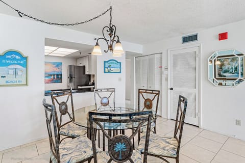 Dining area near kitchen pass through