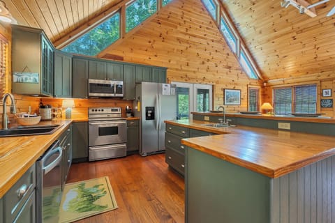 Stainless appliances for the gourmet cook in your family.