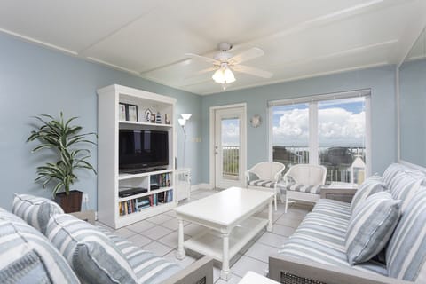 Welcome to Edgewater Condominiums!