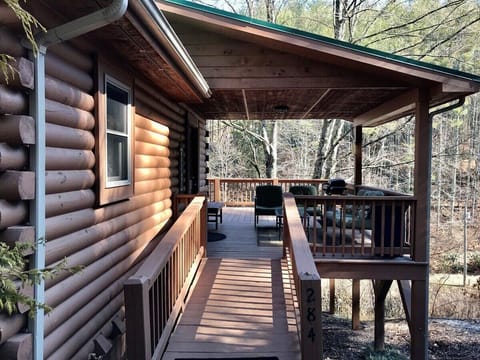 Access Into The Cabin