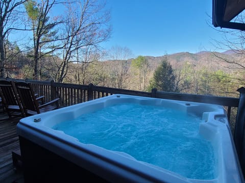 Black Bear Lodge at Leatherwood Mountains