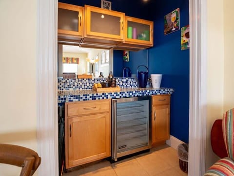 Bar Area with Fridge