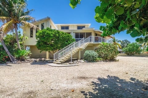 Front Exterior view 2