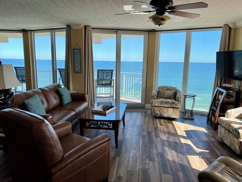 Living Room - spectacular views with floor to ceiling windows