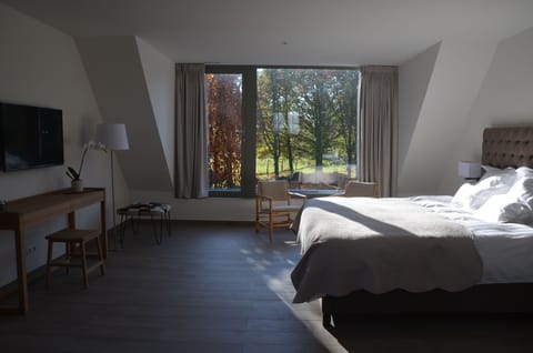 Deluxe Double Room, Garden View (Beuk) | Premium bedding, in-room safe, desk, laptop workspace