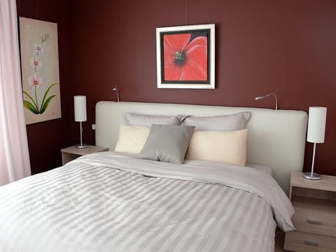 In-room safe, free WiFi