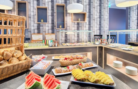 Daily buffet breakfast for a fee