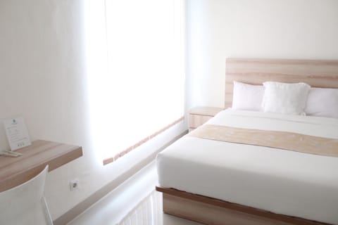 In-room safe, desk, iron/ironing board, rollaway beds