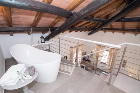 Executive Room, 2 Bedrooms | 1 bedroom, premium bedding, minibar, in-room safe