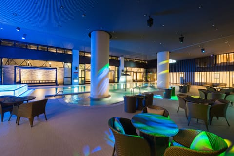 Poolside bar