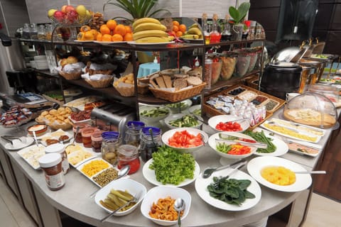 Free buffet breakfast