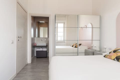 Junior Suite | Premium bedding, laptop workspace, blackout drapes, soundproofing