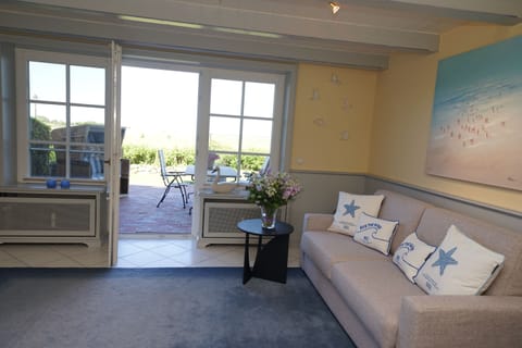 Room, Private Bathroom | Lounge