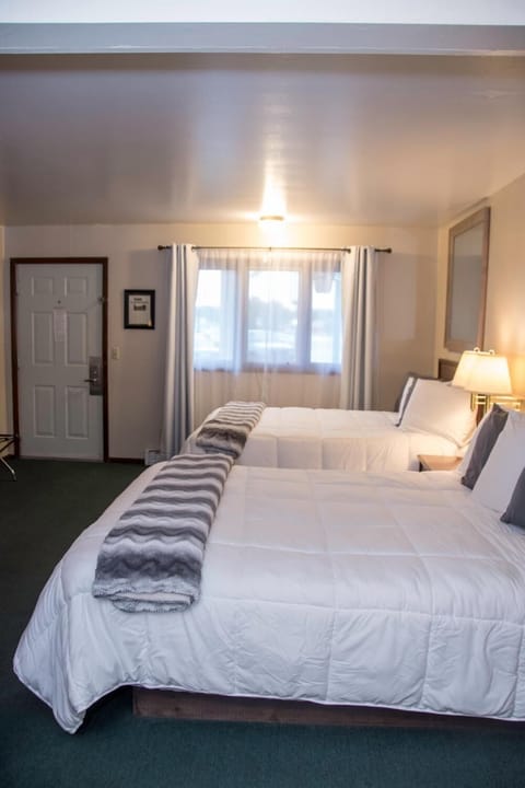 Standard Double Room, 2 Queen Beds, Non Smoking | Individually decorated, individually furnished, blackout drapes