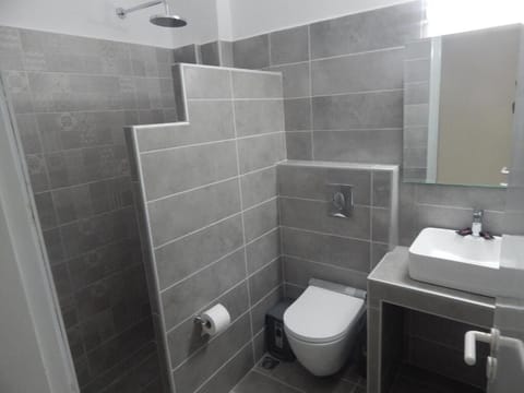 In-room safe, free WiFi