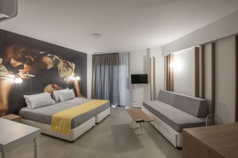 Studio | In-room safe, desk, iron/ironing board, free cribs/infant beds