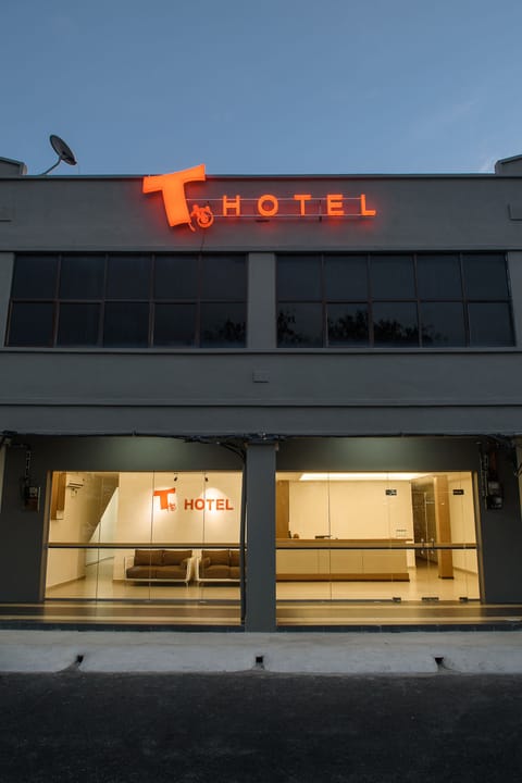 Front of property - evening/night
