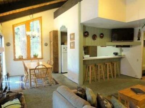Bar and dining