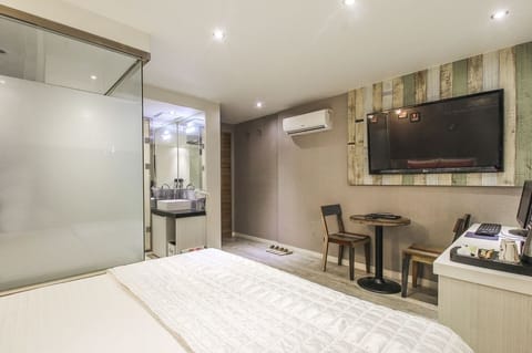 Standard Room | Desk, soundproofing, WiFi
