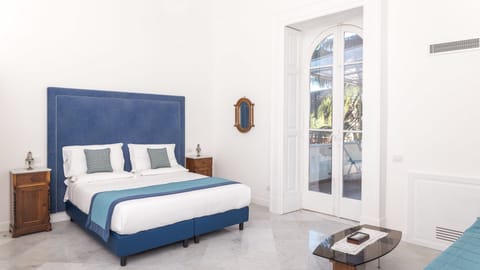 Junior Suite, Terrace, Garden View | Premium bedding, down comforters, minibar, in-room safe