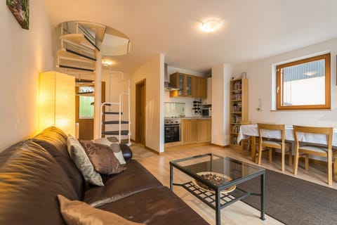 Lepa Soca House - living area