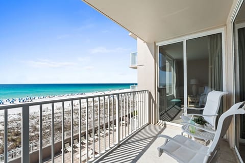 Balcony Views - Can you imagine enjoying beverage with this gorgeous view?