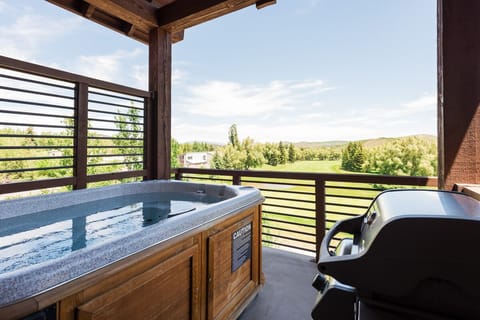  Private Hot Tub