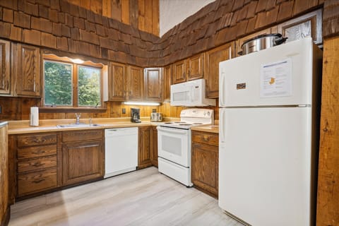 Rustic Vermont style fully equipped kitchen.