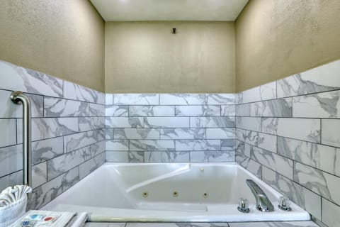 In-room safe, iron/ironing board, free WiFi, bed sheets