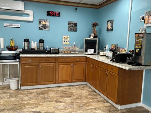 Free daily continental breakfast