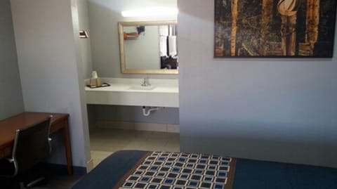 Desk, iron/ironing board, free WiFi, bed sheets