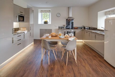 Smiddy - kitchen and dining area