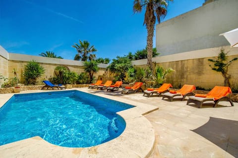 Ponderosa Gozo holiday farmhouse with pool