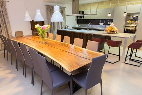 Dinning table