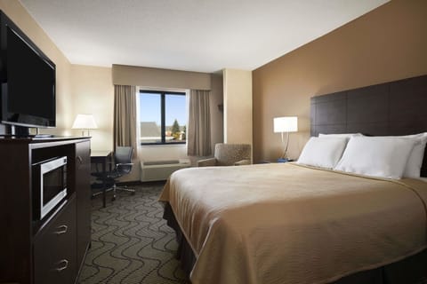 Room, 1 Queen Bed, Accessible, Non Smoking | Desk, laptop workspace, blackout drapes, iron/ironing board