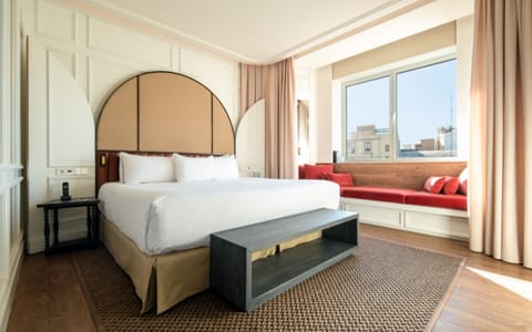 Presidential Suite | Premium bedding, down comforters, memory foam beds, minibar
