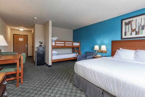 Blackout drapes, iron/ironing board, free WiFi, bed sheets