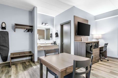 Standard Room, 2 Queen Beds, Non Smoking | Desk, iron/ironing board, WiFi (free), alarm clocks