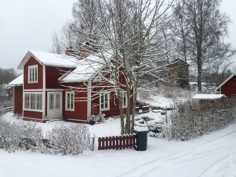 Holiday house in Lönneberga on the river near Vimmerby up to 10 persons - Haus Oskarslund Villa in Kalmar County, Sweden