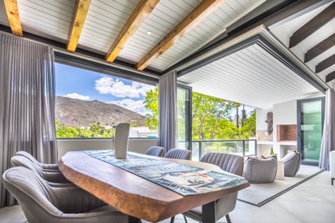 Premier Suite | Living area